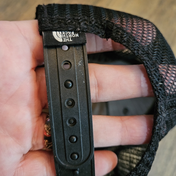 The North Face Low Profile Hat. - Picture 4 of 5